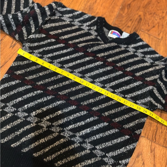 Vintage 90s Sweater Graphix Black Graphic Knit – Made in Korea Large - Picture 9 of 9